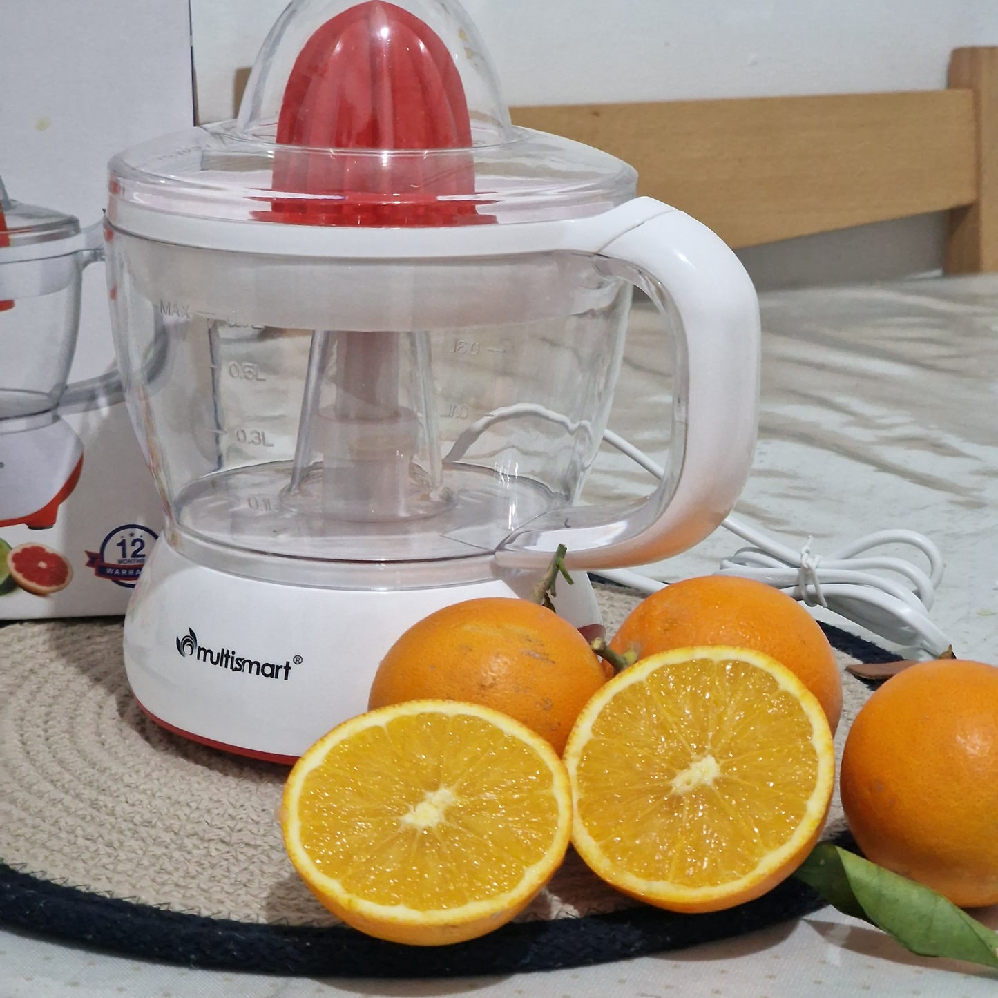 عصارة كهربائية عصرية و سهلة الاستعمال